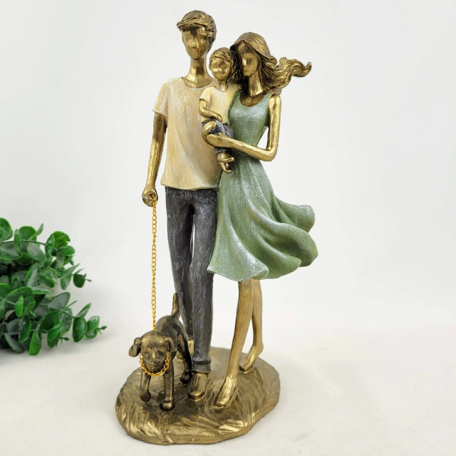 Estátua de Família: Como Incorporar a Peça em uma Estante ou Prateleira na sua Casa