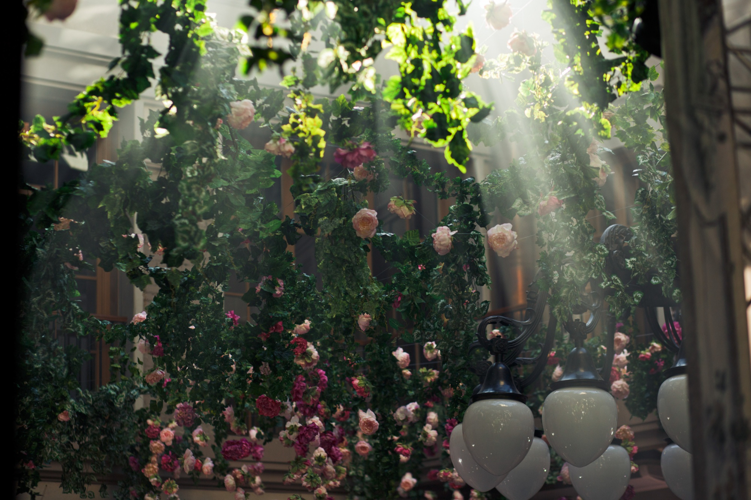 Planta Artificial Pendente: Como Criar um Ambiente Verde em Espaços Pequenos