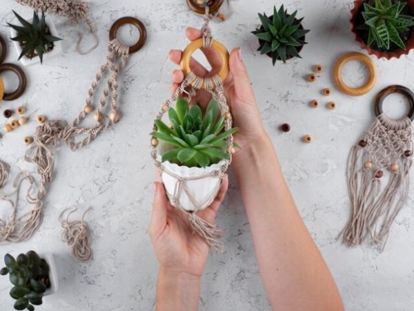 Mini suculentas artificiais: como fazer um arranjo temático
