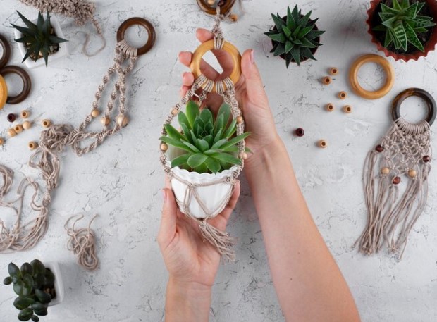 Mini suculentas artificiais: como fazer um arranjo temático
